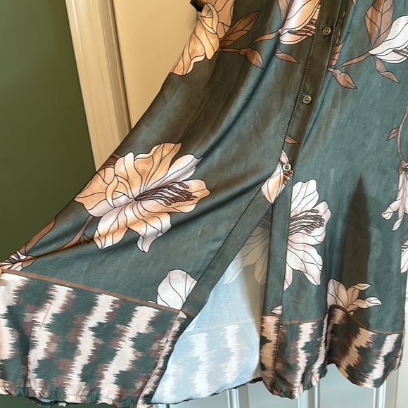 Italian button down dress - Picture 3 of 6